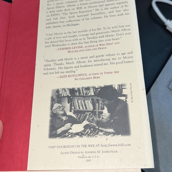 TUESDAYS WITH MORRIE BY MITCH ALBOM HARDCOVER BOOK 1997 DOUBLEDAY - Picture 7 of 17